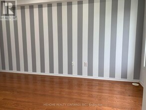 5291 Major Mackenzie Dr E in Markham, ON - Building Photo - Building Photo