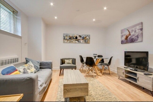 4290 Av. Kent in Montréal, QC - Building Photo - Building Photo