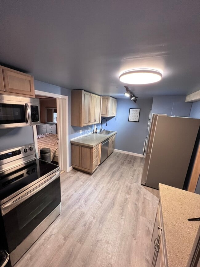 370A Washington St, Unit 370B in Dover, NH - Building Photo - Building Photo