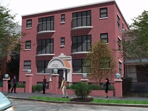 732 Lamont St NW in Washington, DC - Building Photo - Building Photo