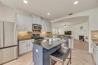 15704 Ringdove Ct in Roanoke, TX - Foto de edificio - Building Photo
