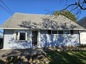 898 Bowling Green Dr in Westbury, NY - Building Photo