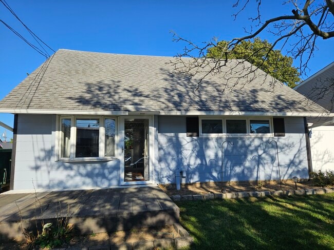 property at 898 Bowling Green Dr