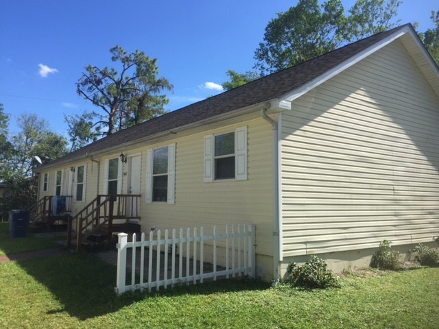 Avalanche Properties - Duplex in Ft. Myers, FL - Building Photo