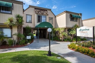 Angelina Terrace in Chula Vista, CA - Foto de edificio - Building Photo