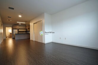 400 Langley Rd in Newton, MA - Building Photo - Building Photo