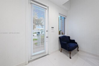 2641 NE 212th Terrace in Miami, FL - Building Photo - Building Photo