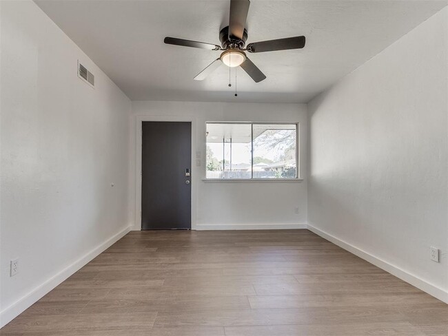 2016 Melrose Dr in Norman, OK - Building Photo - Building Photo
