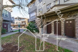 8838 NE Brentford Way in Hillsboro, OR - Building Photo - Building Photo