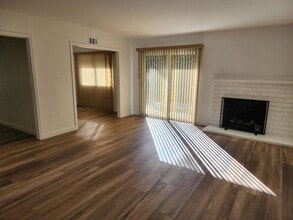 8042 Taylor Dr in Huntington Beach, CA - Building Photo - Building Photo