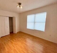 7326 Collins Ave, Unit 304 in Miami Beach, FL - Building Photo - Building Photo