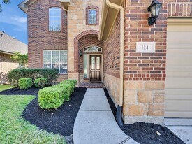 114 N Hawkhurst Cir in Magnolia, TX - Building Photo
