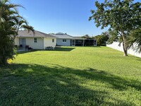 2513 SE 26th Ave in Cape Coral, FL - Foto de edificio - Building Photo