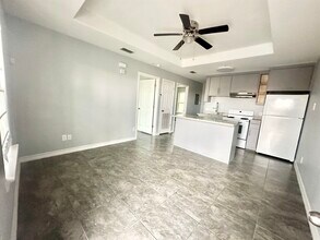 2705 Mauricio St in Laredo, TX - Building Photo - Building Photo