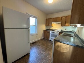 134 Commonwealth Rd, Unit 2 in Wayland, MA - Foto de edificio - Building Photo