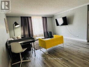 9-9 Donald Ave in Toronto, ON - Building Photo - Building Photo