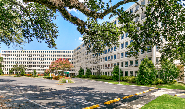 Metairie Towers Condominium in Metairie, LA - Building Photo