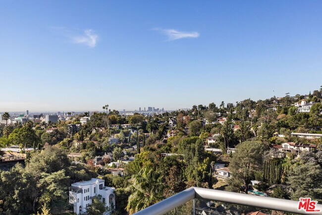 5636 Tuxedo Terrace in Los Angeles, CA - Building Photo - Building Photo