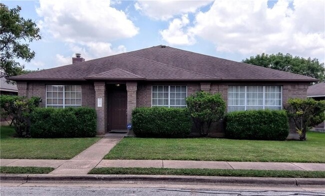 property at 1041 Disraeli Cir
