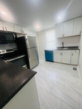 813 E Chestnut St in Coatesville, PA - Building Photo - Building Photo