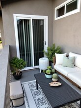 16971 Hoskins, 3 in Huntington Beach, CA - Foto de edificio - Building Photo