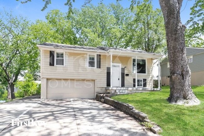 property at 805 N Powahatan Dr
