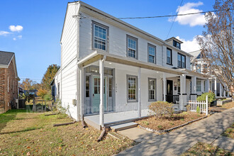 1614 Caroline St in Fredericksburg, VA - Building Photo - Building Photo