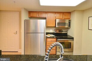 11800 Sunset Hills Rd in Reston, VA - Building Photo