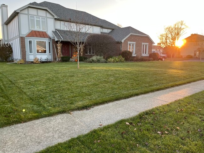 7963 Indian Creek Ln in Sylvania, OH - Building Photo - Building Photo