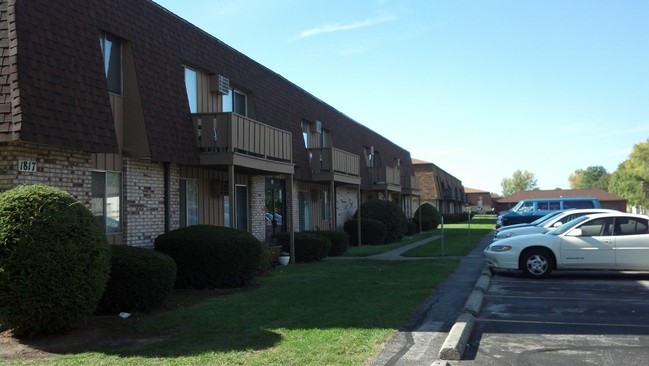 Lake Point Apartments in Sandusky, OH - Building Photo - Building Photo