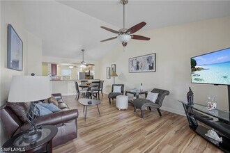 2050 W Crown Pointe Blvd in Naples, FL - Building Photo - Building Photo