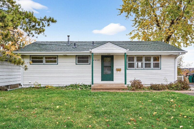 3953 Arthur St NE in Minneapolis, MN - Foto de edificio
