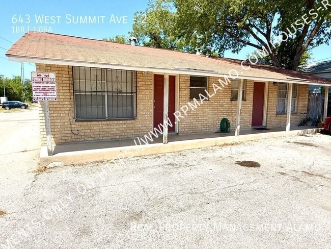 property at 643 W Summit Ave.