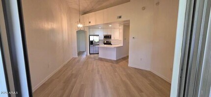 5249 E Shea Blvd in Scottsdale, AZ - Building Photo - Building Photo