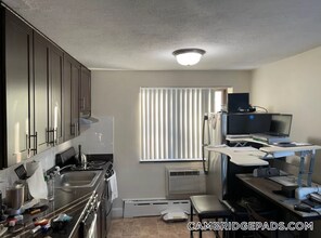 9 Chester St, Unit 28 in Cambridge, MA - Foto de edificio - Building Photo