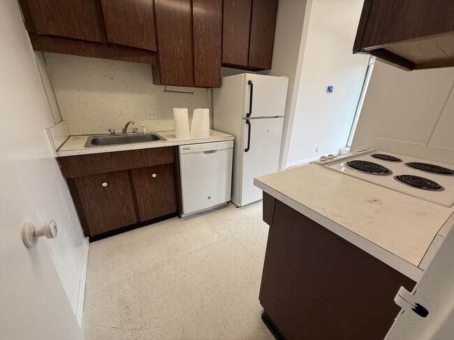 25 Gardner Rd, Unit 6H in Brookline, MA - Foto de edificio - Building Photo