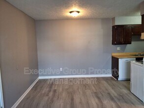 345 Elmwood Dr in Radcliff, KY - Building Photo - Building Photo