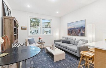 111 Clarke Ave in Jersey City, NJ - Building Photo - Building Photo