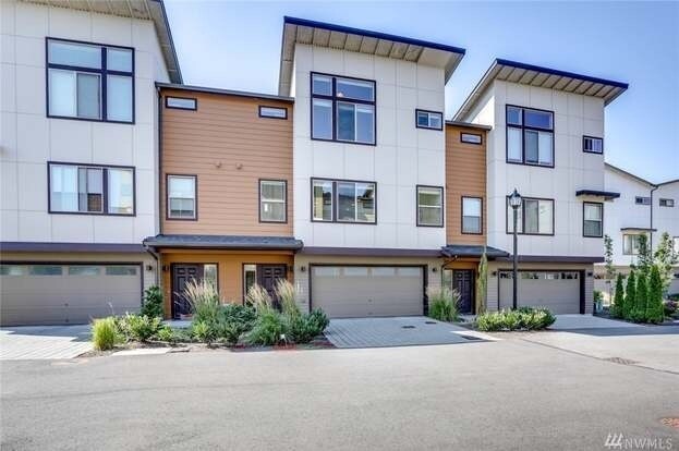 302 Chelan Ave NE in Renton, WA - Building Photo
