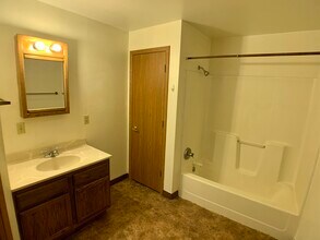 315 E Mineral St, Unit 7 in Platteville, WI - Building Photo - Building Photo