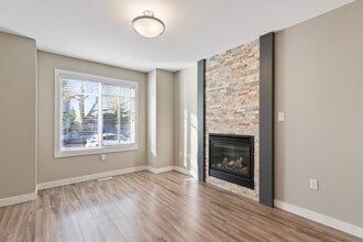 10110-10113 113 Ave NW in Edmonton, AB - Building Photo - Building Photo