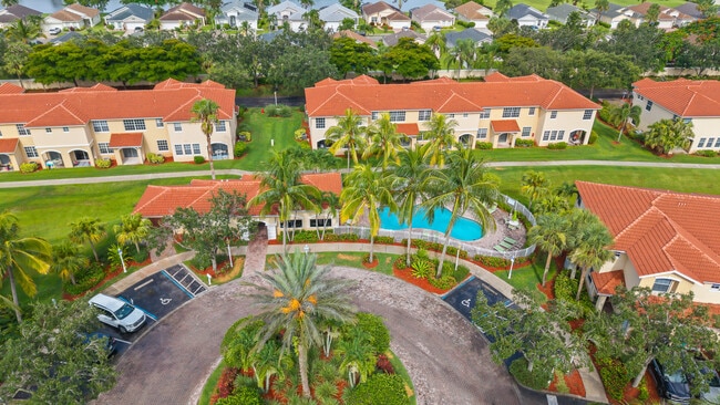 The Enclave at St. Lucie West in Port St. Lucie, FL - Foto de edificio - Building Photo