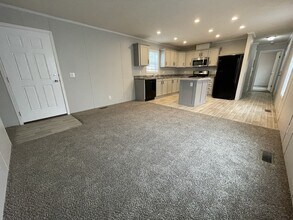 16206 Normandy St in Clinton Township, MI - Building Photo - Building Photo