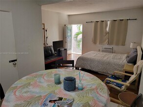 1551 Michigan Ave in Miami Beach, FL - Building Photo - Building Photo