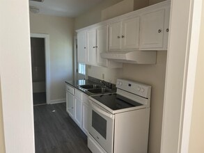 8183 W Grenada St in Bay St. Louis, MS - Building Photo - Building Photo