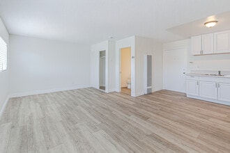 McDonald Apartments in Wilmington, CA - Building Photo - Building Photo