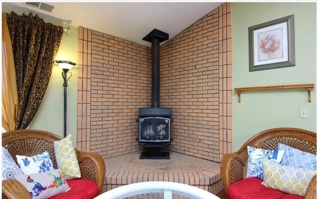property at 922 Cossa Ct