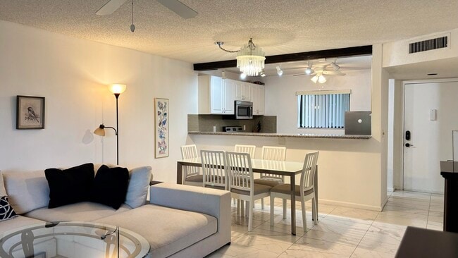 property at 5130 Las Verdes Cir