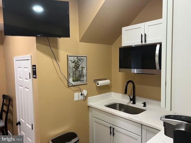 28 Woodfield Dr in Claymont, DE - Building Photo - Building Photo