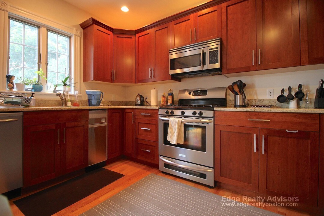 23 Brooksdale Rd in Boston, MA - Building Photo